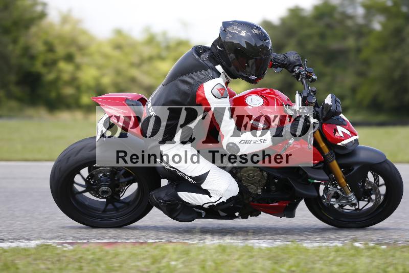 /Archiv-2024/29 12.06.2024 MOTO.CH Track Day ADR/Gruppe blau/71